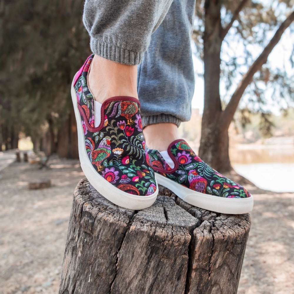 Inkkas Rooster Slip On Size 8